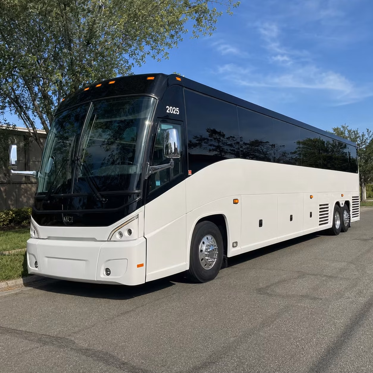 long distance bus rentals for macon s colleges universities and academic groups