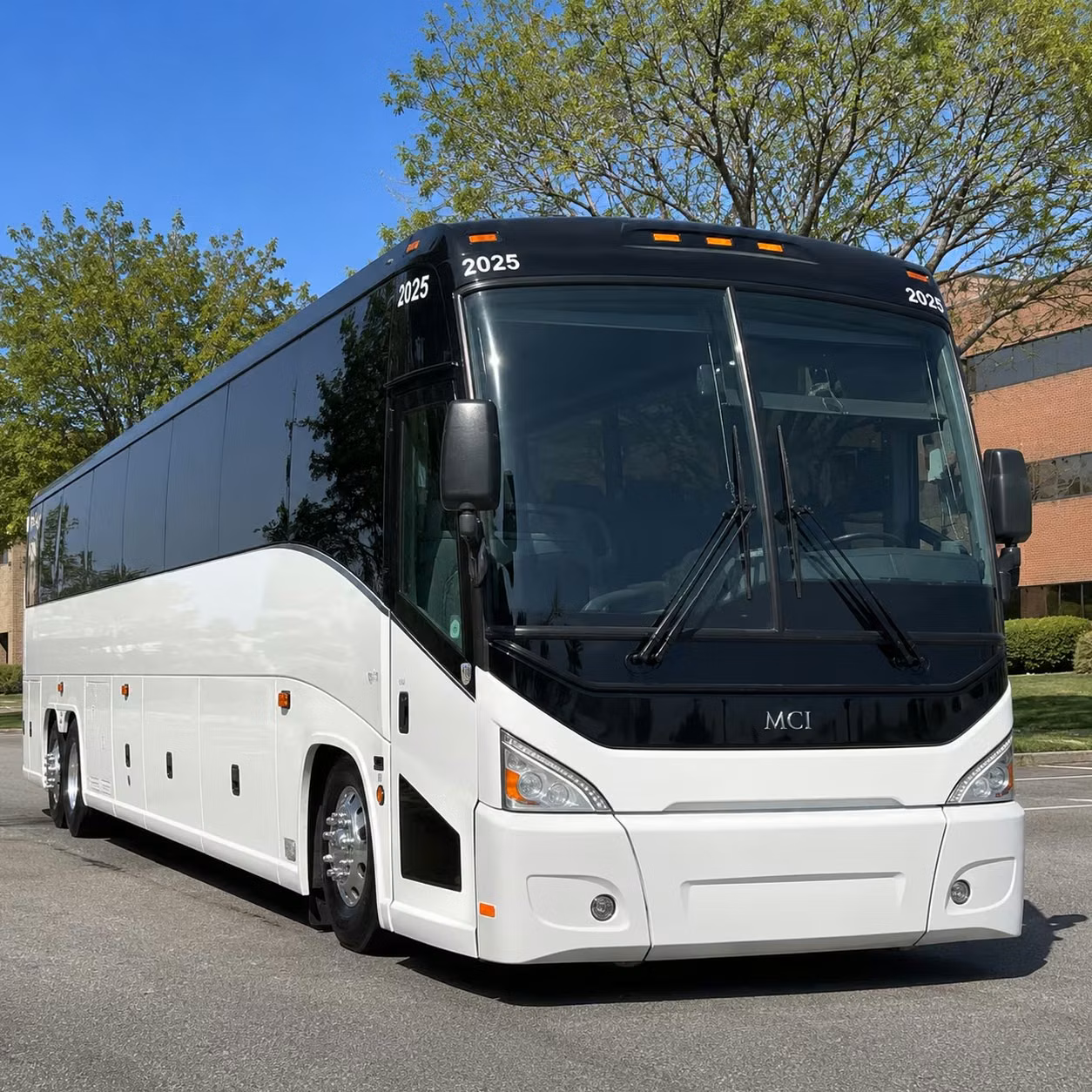 shuttle buses for grant s lounge and downtown macon s live music scene